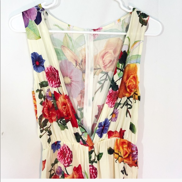 FLORAL SHORTS ROMPER - Picture 2 of 5